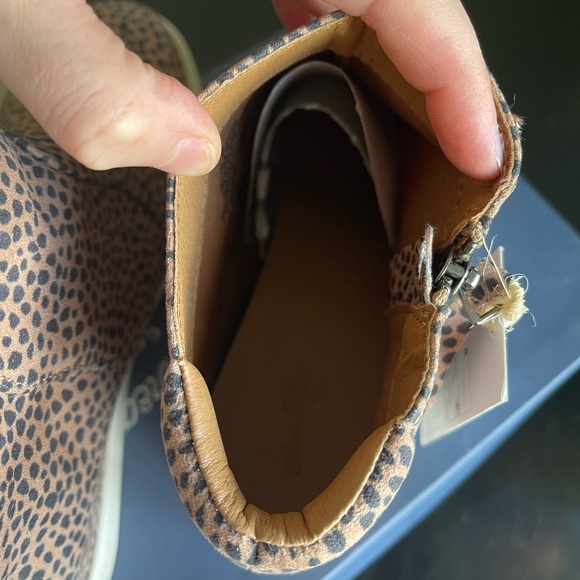 Shoes - Picture 5 of 8